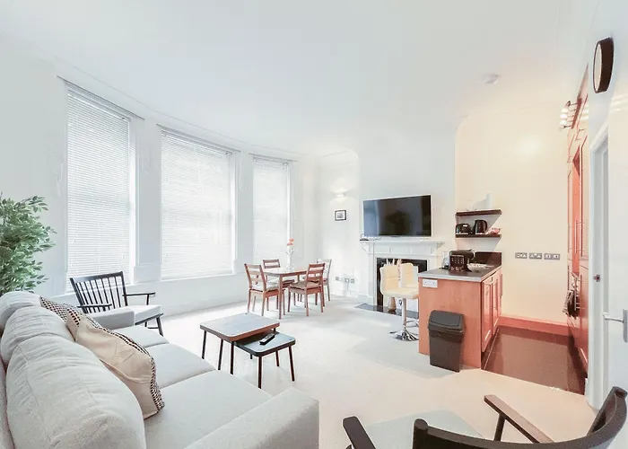 The Fitz Central Apartment